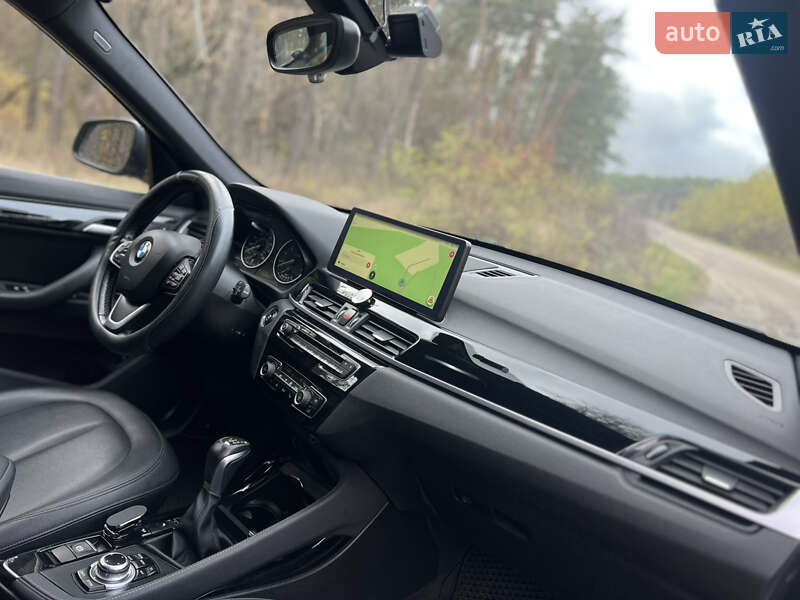 Внедорожник / Кроссовер BMW X1 2016 в Киеве