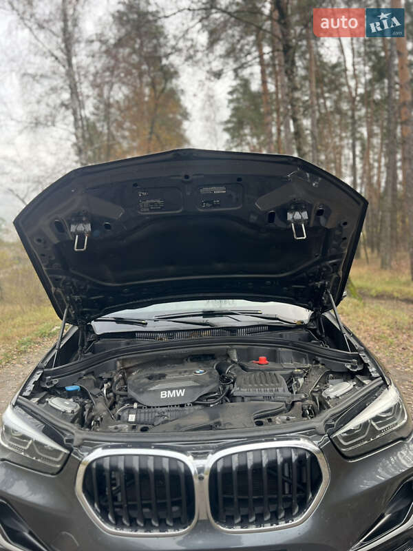 Внедорожник / Кроссовер BMW X1 2016 в Киеве