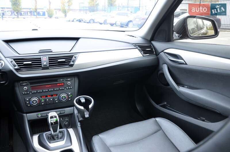 Внедорожник / Кроссовер BMW X1 2013 в Киеве