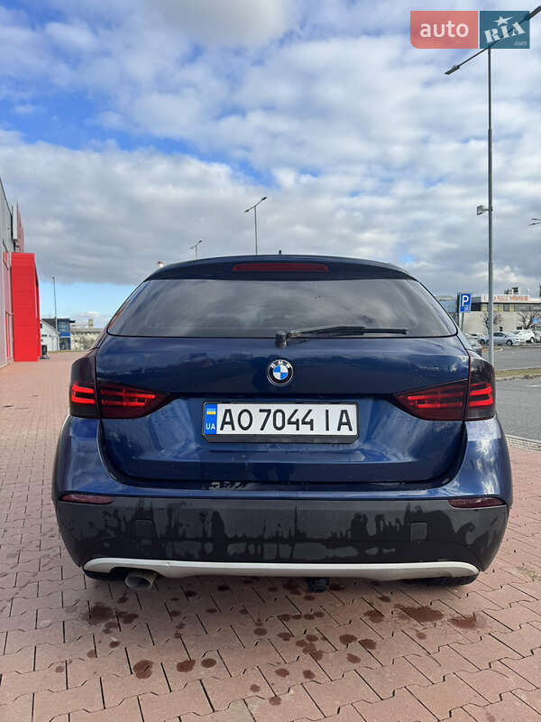 Внедорожник / Кроссовер BMW X1 2011 в Хусте