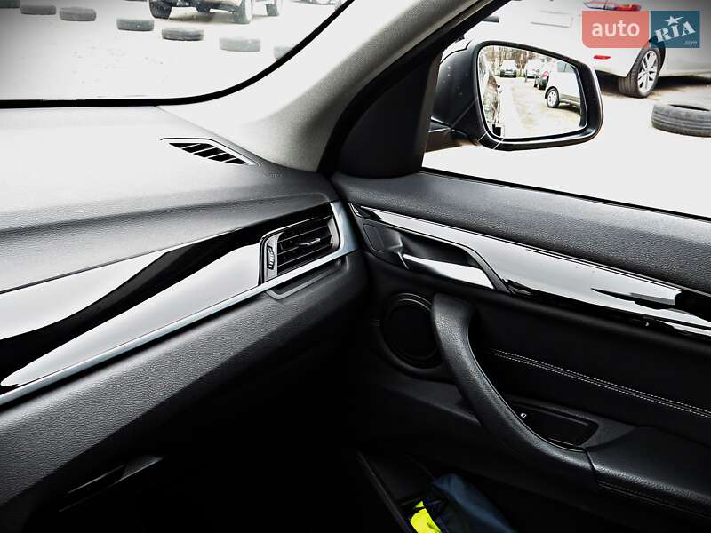 Внедорожник / Кроссовер BMW X1 2015 в Черкассах