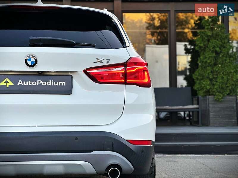 Внедорожник / Кроссовер BMW X1 2016 в Киеве