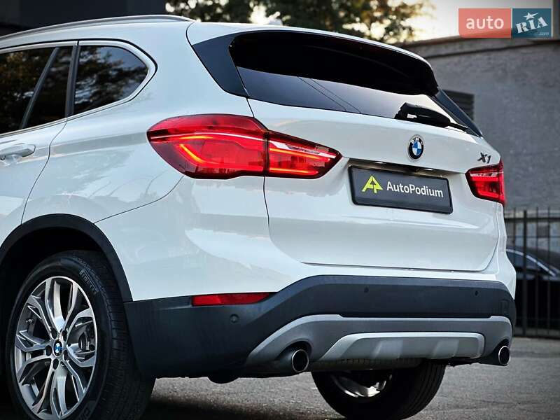 Внедорожник / Кроссовер BMW X1 2016 в Киеве