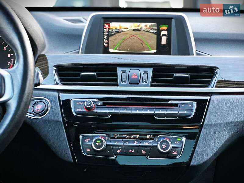 Внедорожник / Кроссовер BMW X1 2016 в Киеве