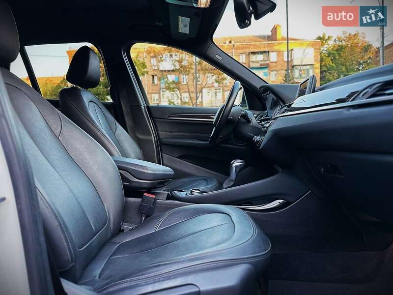 Внедорожник / Кроссовер BMW X1 2016 в Киеве