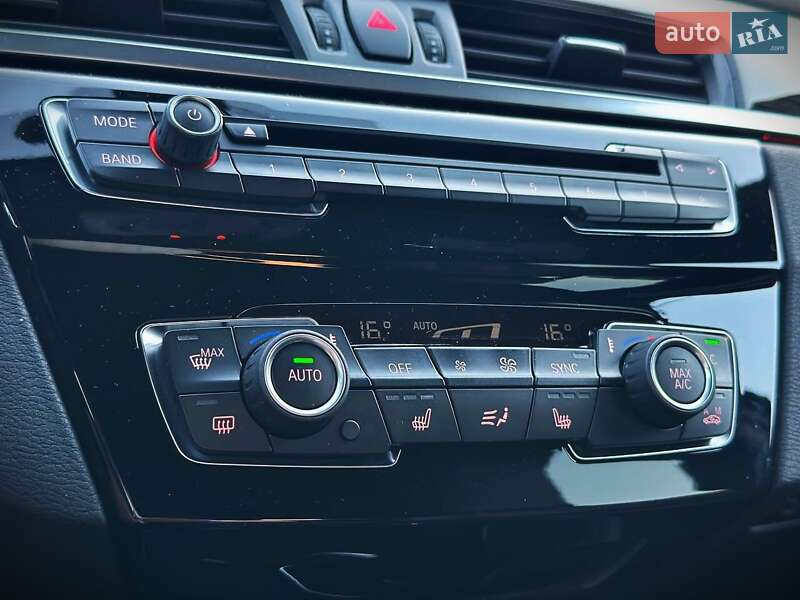 Внедорожник / Кроссовер BMW X1 2016 в Киеве