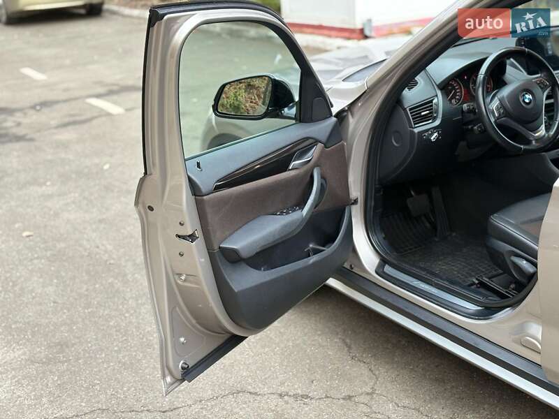 Внедорожник / Кроссовер BMW X1 2013 в Киеве