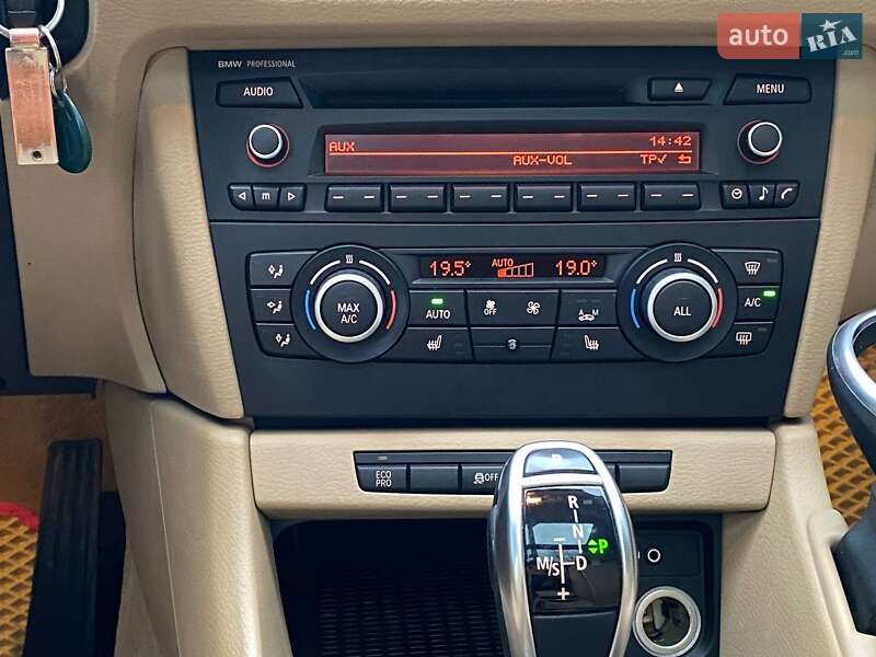 Внедорожник / Кроссовер BMW X1 2015 в Львове