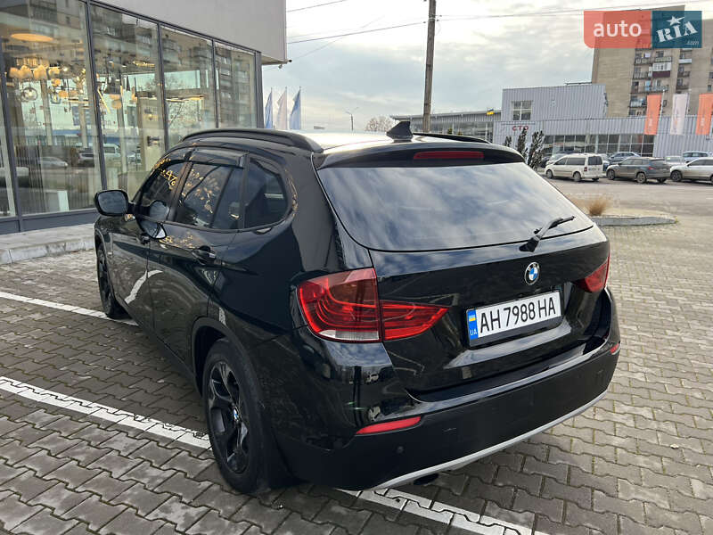Внедорожник / Кроссовер BMW X1 2011 в Хмельницком