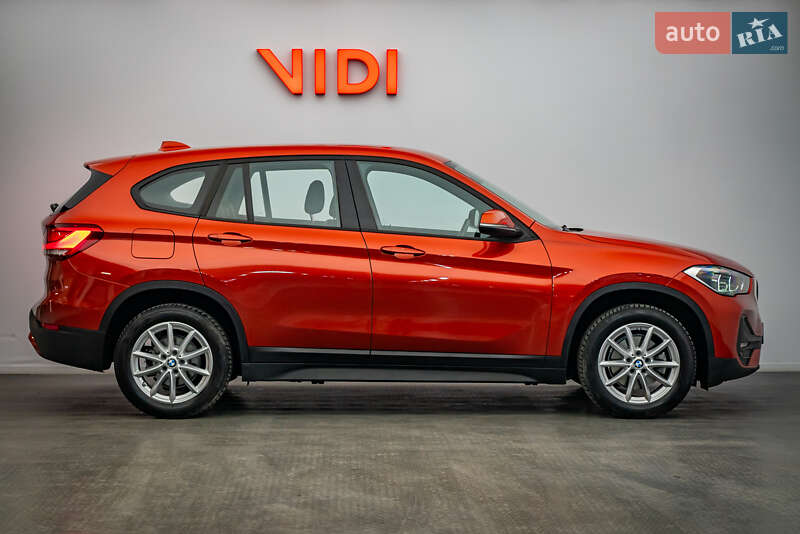 Внедорожник / Кроссовер BMW X1 2022 в Киеве