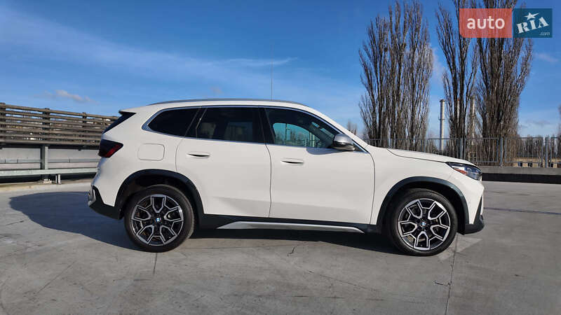 Внедорожник / Кроссовер BMW X1 2023 в Киеве
