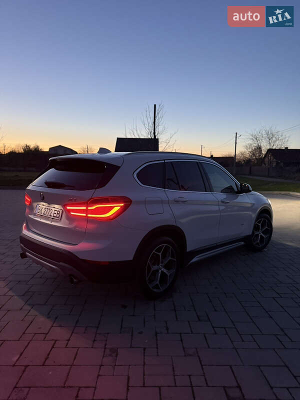 Внедорожник / Кроссовер BMW X1 2017 в Здолбунове
