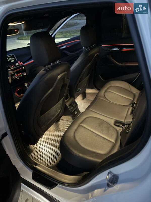 Внедорожник / Кроссовер BMW X1 2017 в Здолбунове