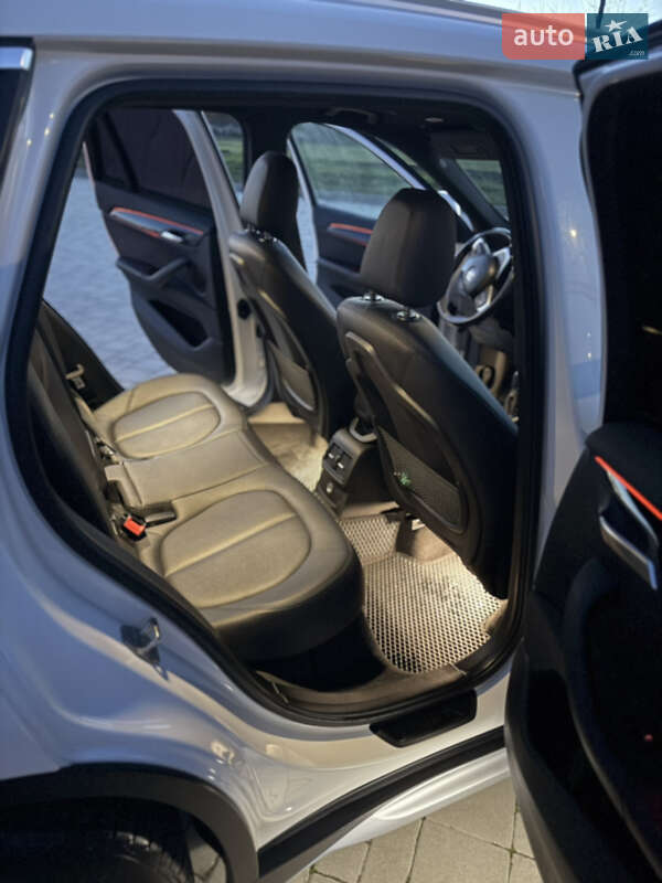 Внедорожник / Кроссовер BMW X1 2017 в Здолбунове