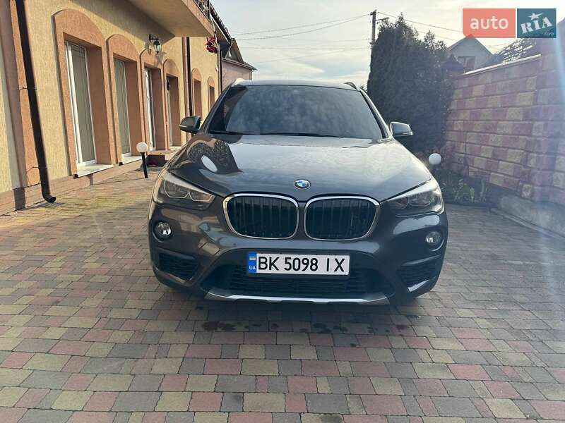 Внедорожник / Кроссовер BMW X1 2018 в Ровно