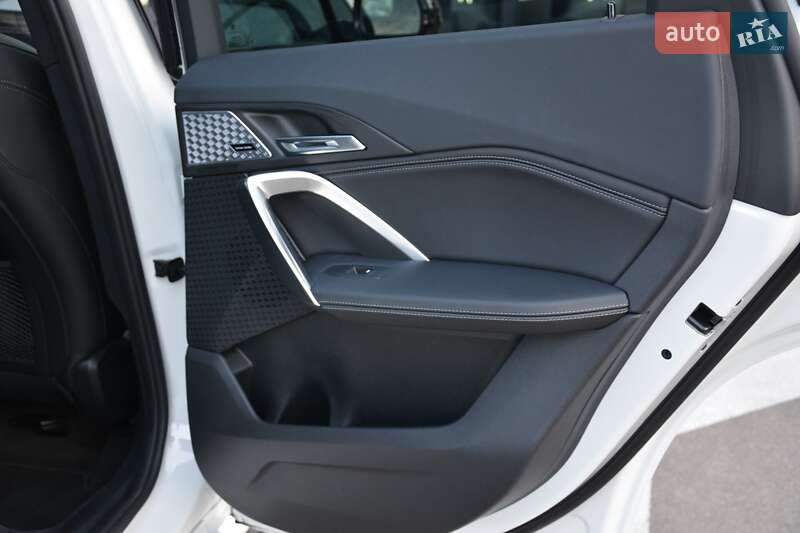 Внедорожник / Кроссовер BMW X1 2023 в Киеве