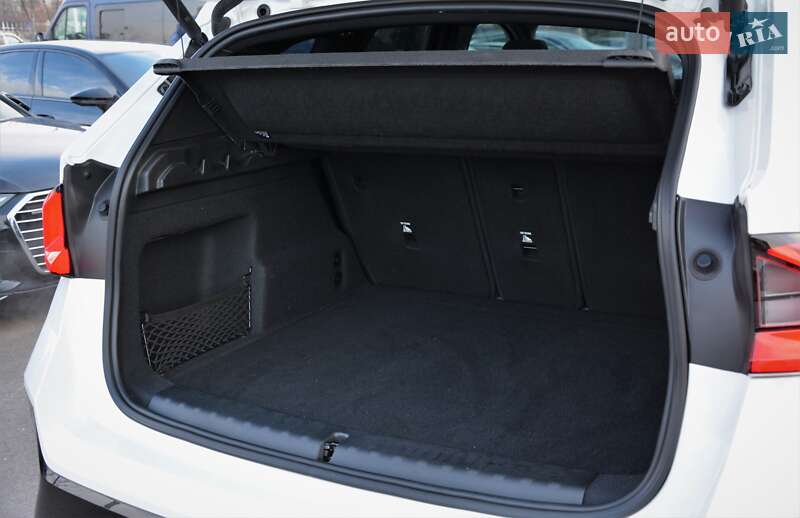 Внедорожник / Кроссовер BMW X1 2023 в Киеве