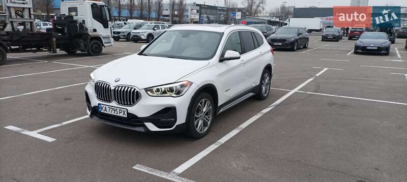 Внедорожник / Кроссовер BMW X1 2017 в Киеве