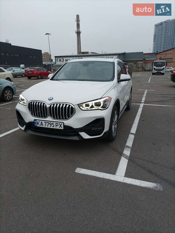Внедорожник / Кроссовер BMW X1 2017 в Киеве