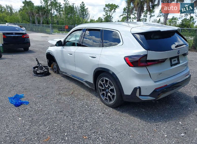 Внедорожник / Кроссовер BMW X1 2024 в Житомире