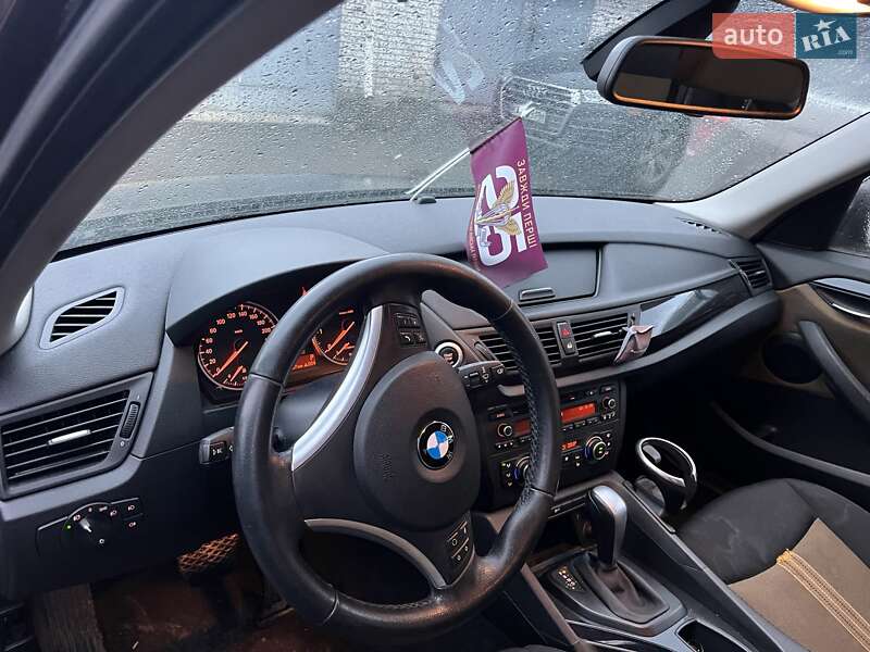 Позашляховик / Кросовер BMW X1 2011 в Києві