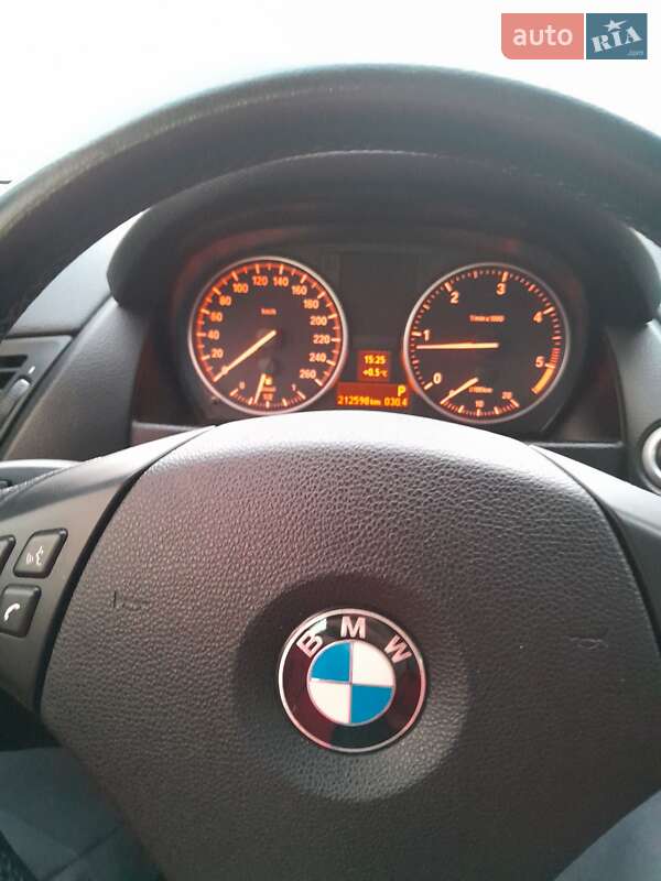 Позашляховик / Кросовер BMW X1 2010 в Запоріжжі