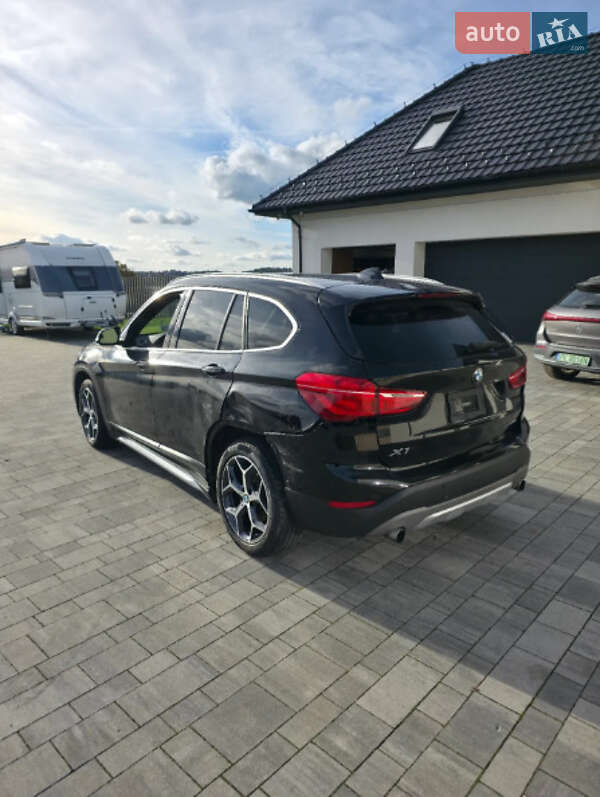 Внедорожник / Кроссовер BMW X1 2017 в Ровно