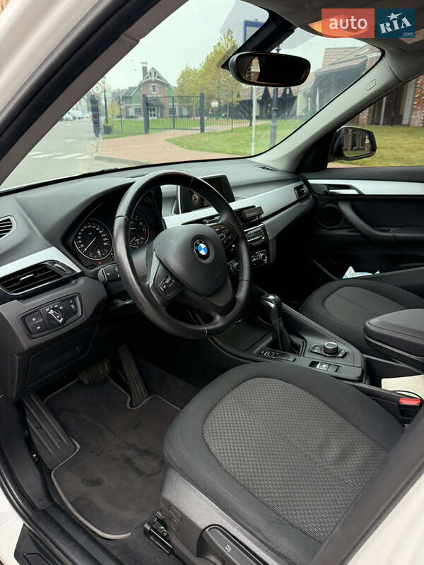 Внедорожник / Кроссовер BMW X1 2017 в Киеве