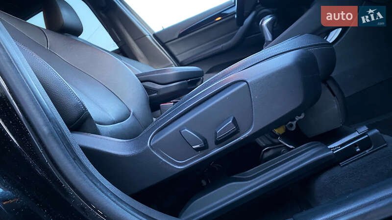 Внедорожник / Кроссовер BMW X1 2016 в Луцке