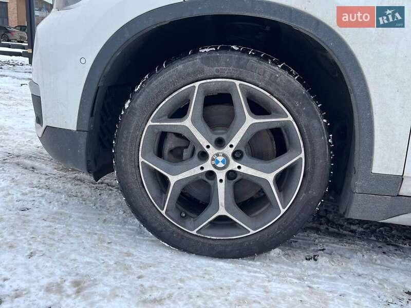 Внедорожник / Кроссовер BMW X1 2016 в Луцке
