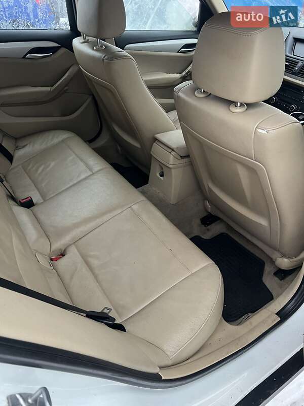 Внедорожник / Кроссовер BMW X1 2011 в Киеве