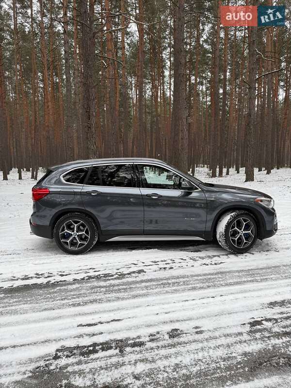 Внедорожник / Кроссовер BMW X1 2016 в Ахтырке