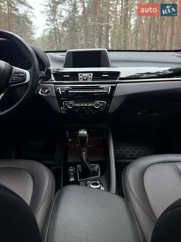 Внедорожник / Кроссовер BMW X1 2016 в Ахтырке