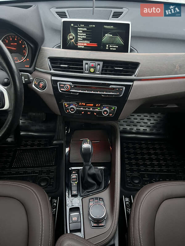 Внедорожник / Кроссовер BMW X1 2016 в Львове