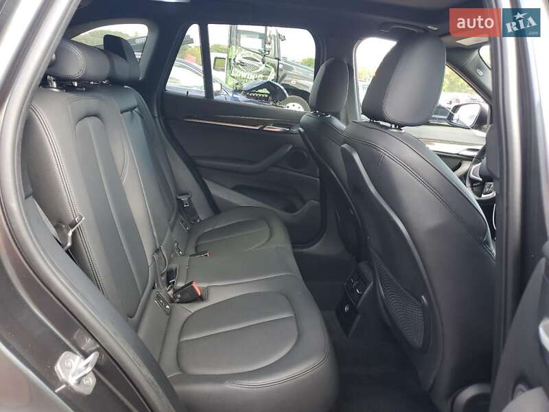 Внедорожник / Кроссовер BMW X1 2017 в Луцке