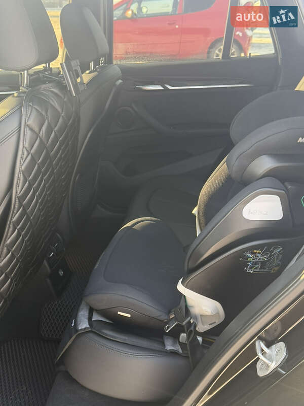 Внедорожник / Кроссовер BMW X1 2017 в Одессе