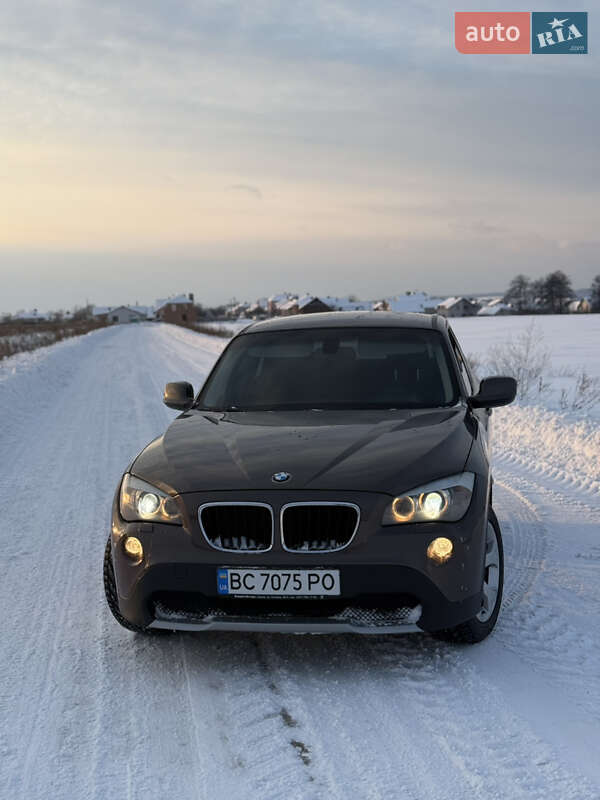Внедорожник / Кроссовер BMW X1 2011 в Львове