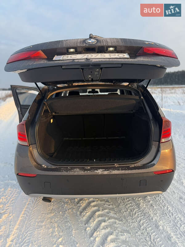 Внедорожник / Кроссовер BMW X1 2011 в Львове