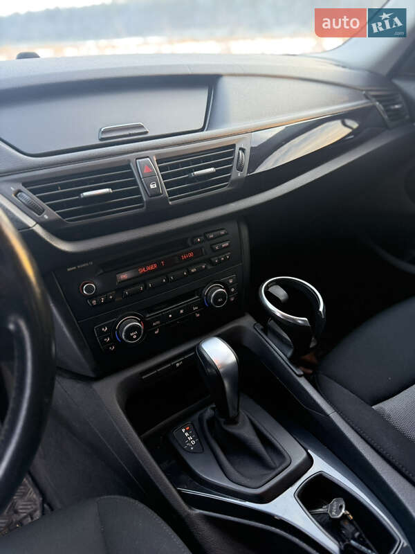 Внедорожник / Кроссовер BMW X1 2011 в Львове