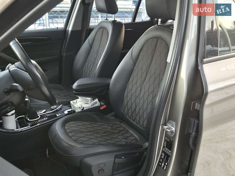 Внедорожник / Кроссовер BMW X1 2016 в Киеве