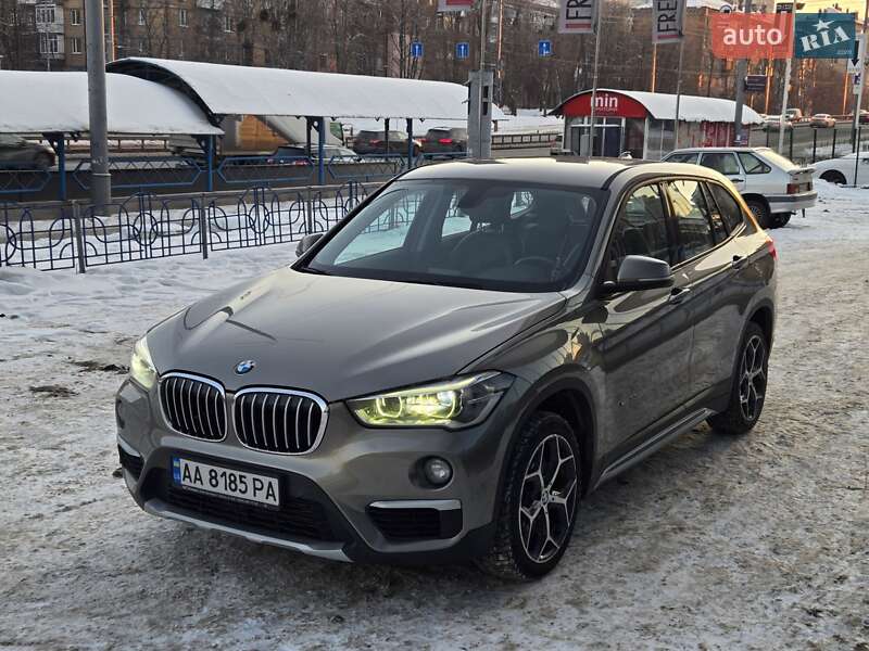 Внедорожник / Кроссовер BMW X1 2016 в Киеве