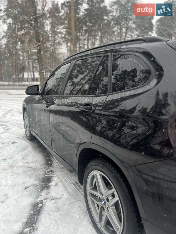 Внедорожник / Кроссовер BMW X1 2013 в Буче