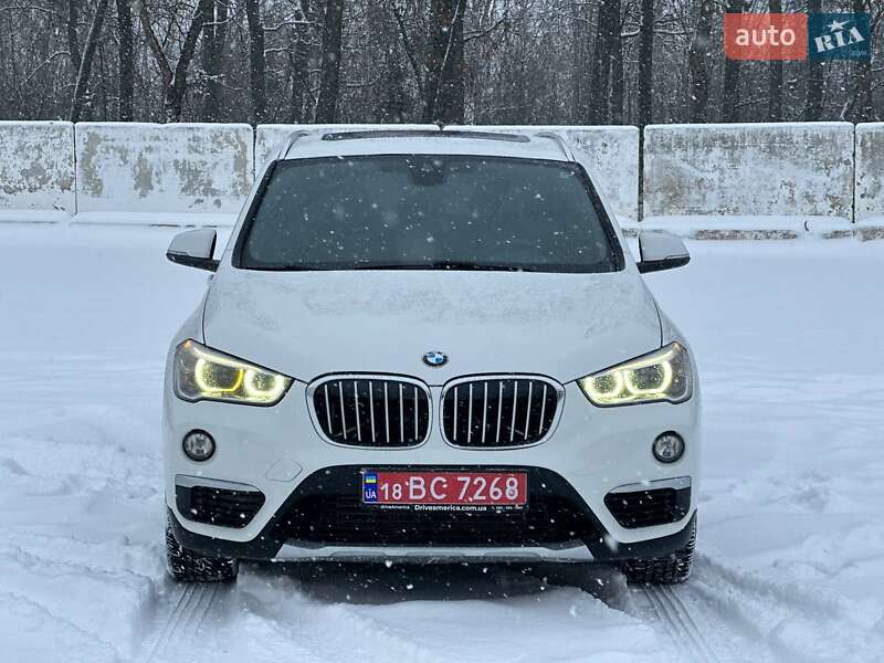 Внедорожник / Кроссовер BMW X1 2016 в Луцке