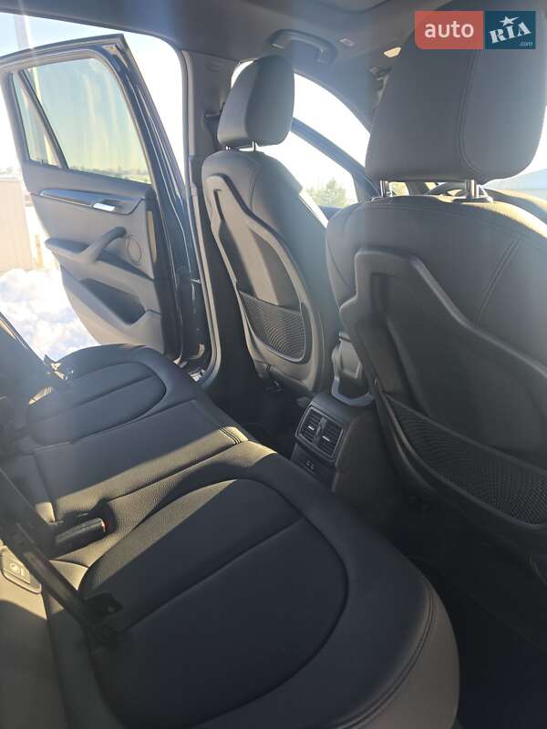 Внедорожник / Кроссовер BMW X1 2019 в Ровно
