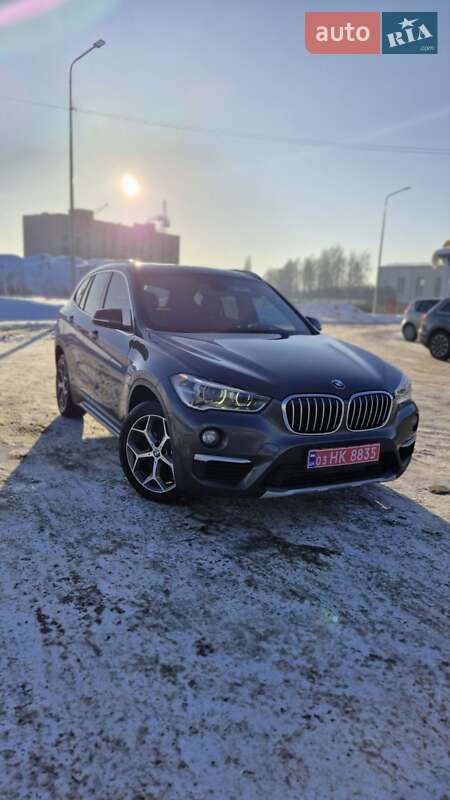 Внедорожник / Кроссовер BMW X1 2017 в Луцке