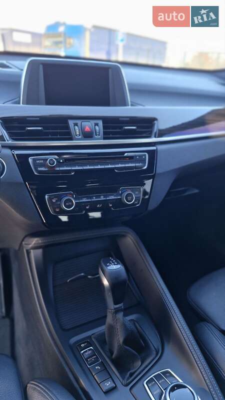 Внедорожник / Кроссовер BMW X1 2017 в Луцке