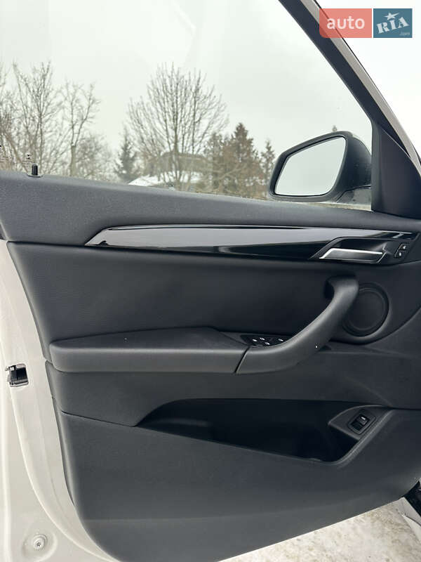 Внедорожник / Кроссовер BMW X1 2016 в Рожнятове