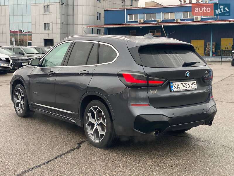 Внедорожник / Кроссовер BMW X1 2016 в Киеве