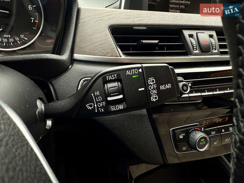 Внедорожник / Кроссовер BMW X1 2015 в Ровно