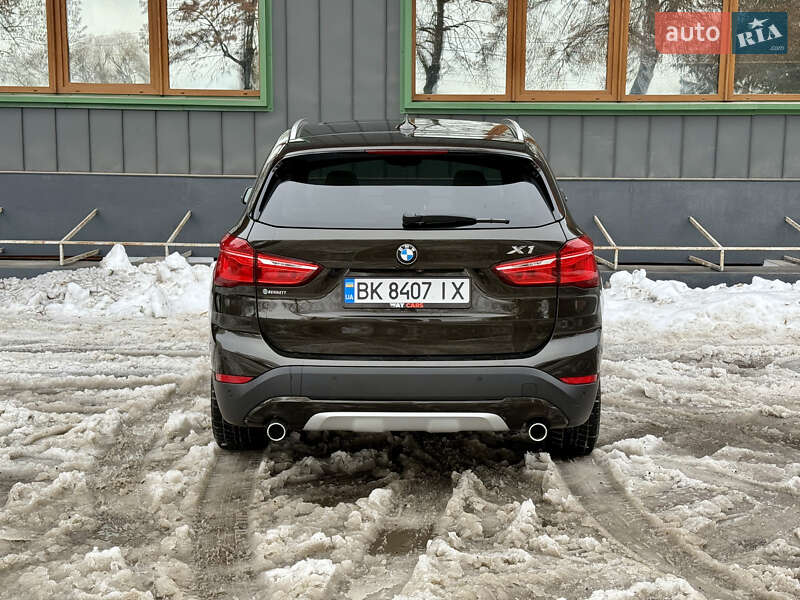 Внедорожник / Кроссовер BMW X1 2015 в Ровно